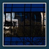 Gerhard Keppler - Häuserfront im Spiegel