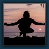 Anja Bender- Yoga bei Sonnenuntergang - Kerala Südindien