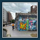 Am Kanal in Hackney Wick, London
  Erik Lüddecke