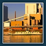 Walter Anstett  - GMK im Abendlicht 
  Nikon P 7700 
  1/500 sec. f5 ISO 100 14,1 mm (35 mm Äquivalent ~ 66 mm)