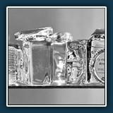 Hans-Peter Reuther - EOS aus Glas 
  Canon EOS 6D Mark II, Canon EF 100mm f/2.8L Macro IS USM 
  0,6 sec., f10, ISO 100 Brennweite 100 mm