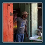 Erik Lüddecke - Strassenhändler in Mauritius 
  SONY NEX-7, E 18-55mm F3.5-5.6 OSS 
  1/50 sec., f 5, ISO 100, Brennweite 39 mm (35 mm Äquivalent 58 mm)