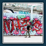 Hans Kirsch - Wonderwall 
  NIKON D80, TAMRON SP AF 17-50mm F2.8 XR Di II LD Aspherical IF A16NII 
  1/60 sec., f 4.5, ISO 320, 1 EV, Brennweite 32 mm (35 mm Äquivalent 48 mm)