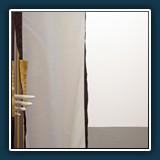 Helmut Benz - Eiskaltes Händchen 
  NIKON D600, 24.0-120.0 mm f/4.0 
  1/15 sec., f 7.1, ISO 400, 0.33 EV, Brennweite 31 mm