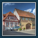 Dieter Schumann - Altes Backhaus Dirmstein
  NIKON D5100, 18.0-105.0 mm f/3.5-5.6
  1/320 sec., f 9, ISO 100,  Brennweite 18 mm  (35 mm Äquivalent ~ 27 mm)