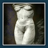 Hans-Peter R - Torso im Stein
  Canon EOS 7D, EF24-70mm f/2.8L II USM
  1/250 sec., f ?, ISO 100,  Brennweite 44 mm
  