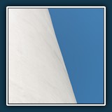 Hans Kirsch - Blau Weiß
  NIKON D750, 24.0-120.0 mm f/4.0
  1/4000 sec., f 5, ISO 360,  Brennweite 110 mm
  